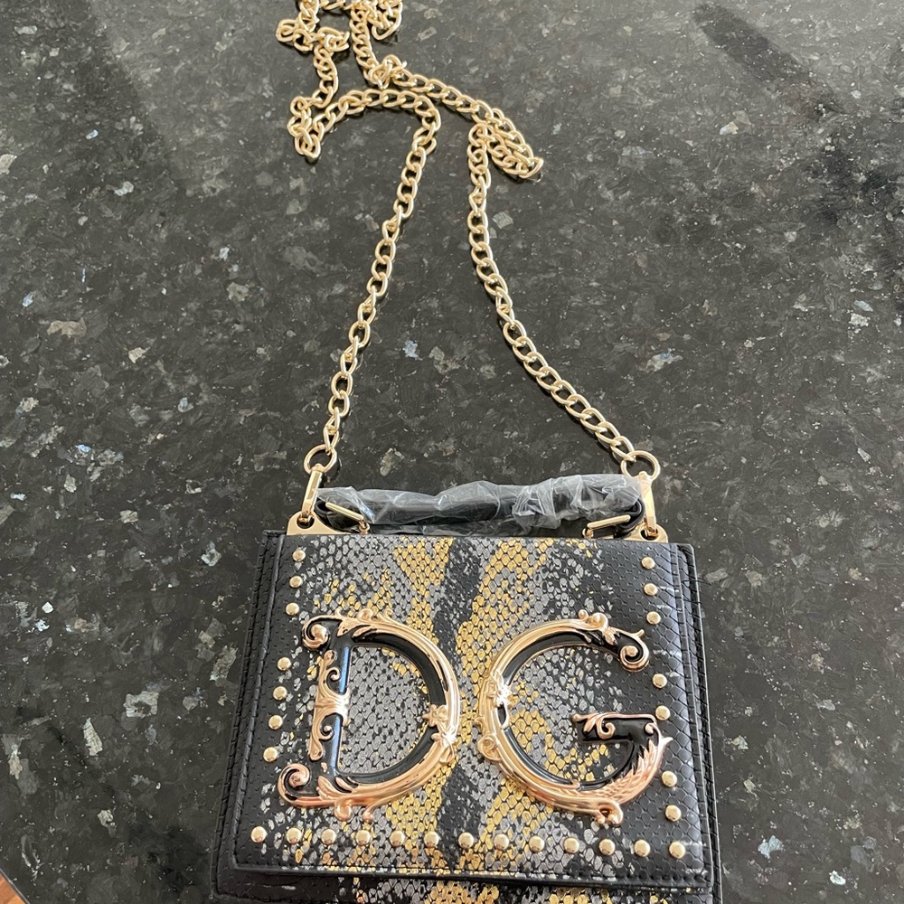 D&G crossbody
